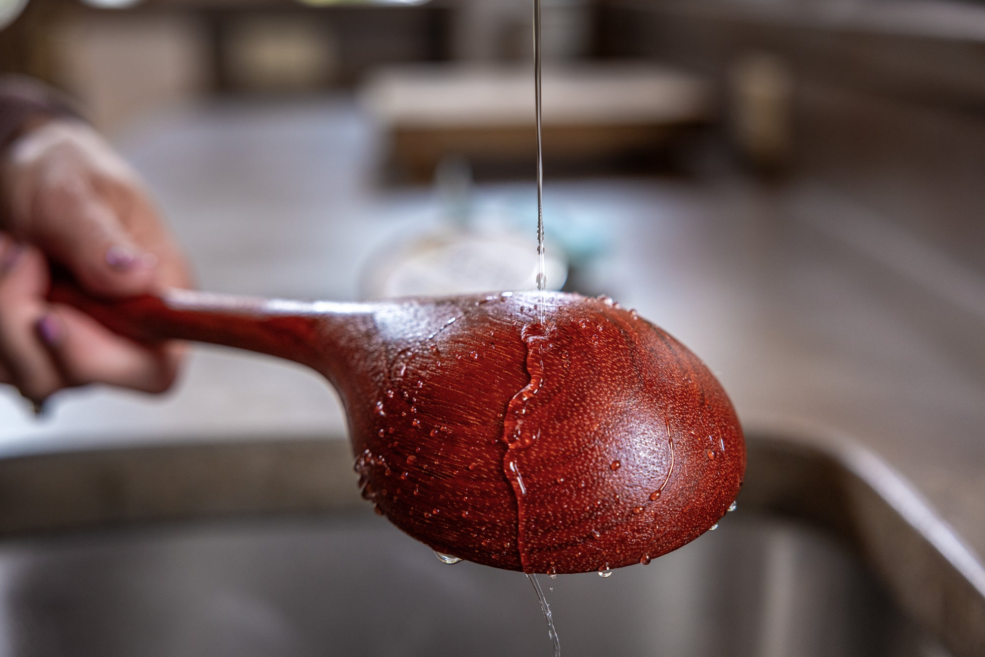 water beading off waxed ladle